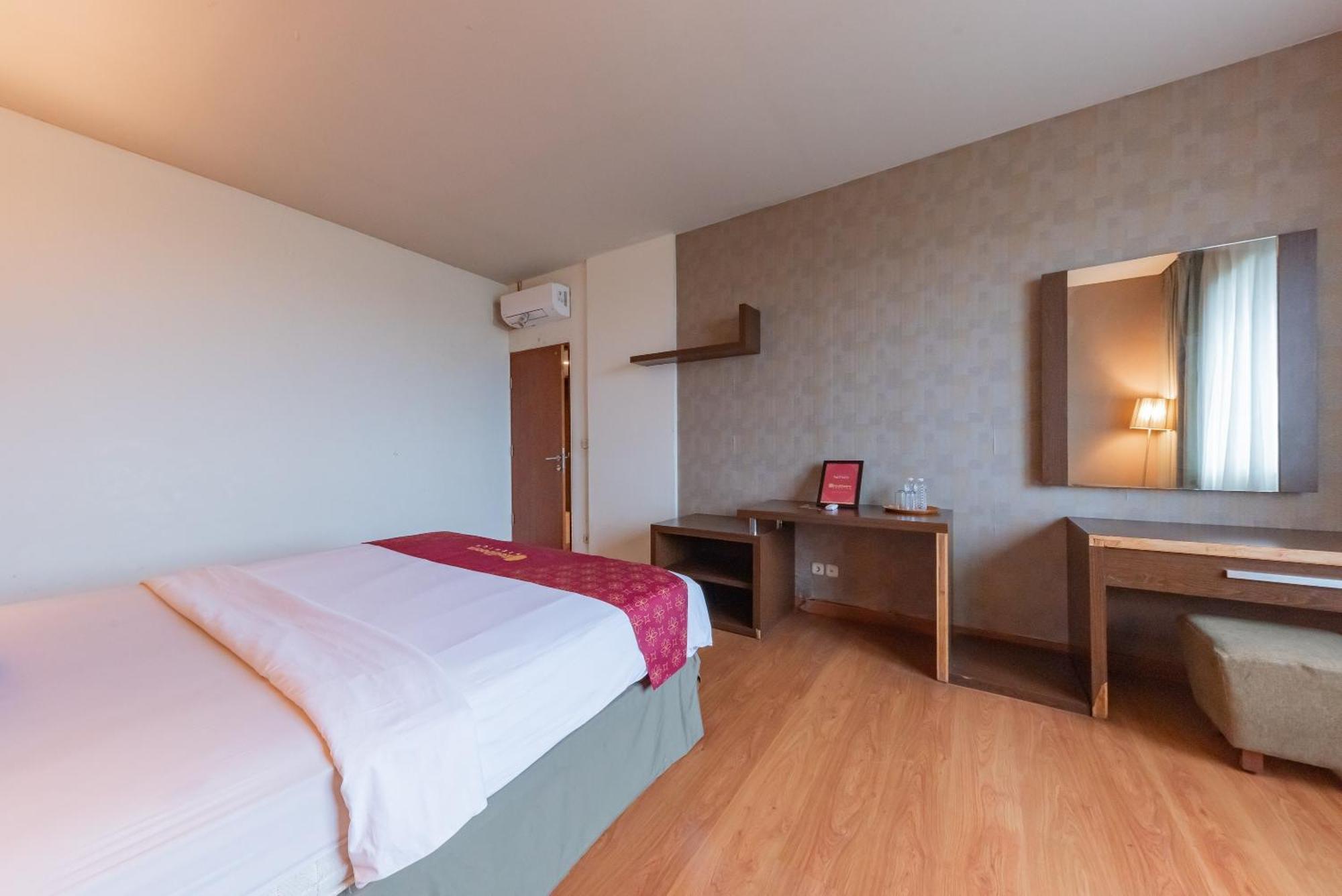 Reddoorz Premium Near Paris Van Java Mall Bandung Exteriör bild