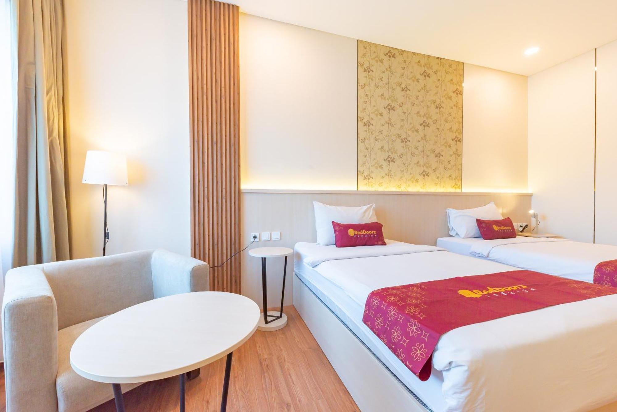 Reddoorz Premium Near Paris Van Java Mall Bandung Exteriör bild