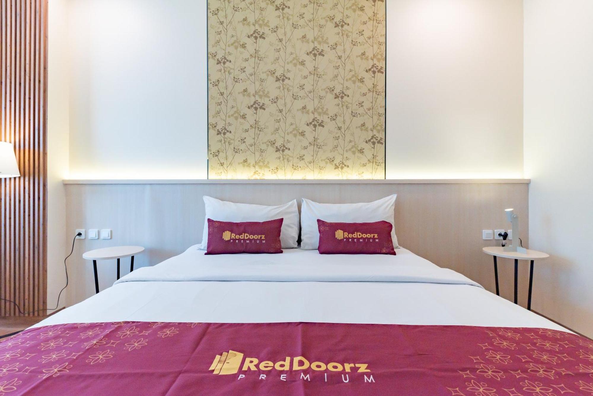 Reddoorz Premium Near Paris Van Java Mall Bandung Exteriör bild